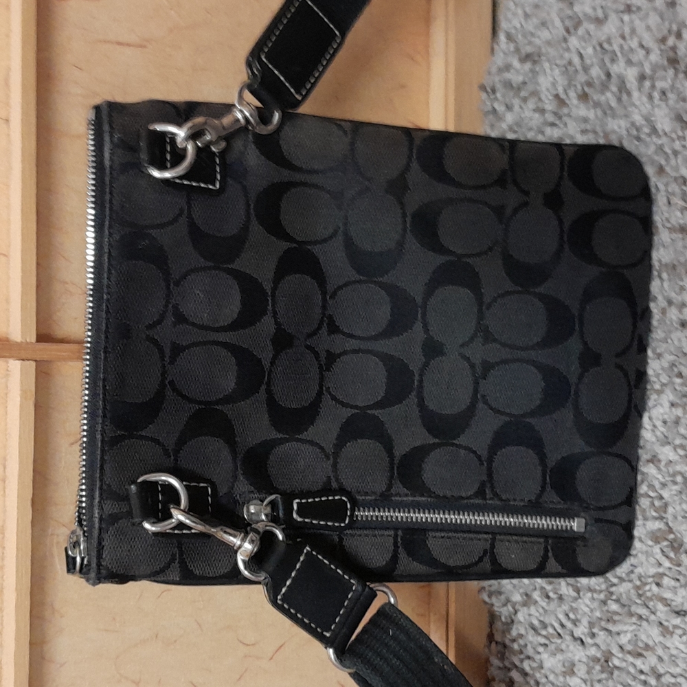 Coach canvas/leather purse - Picture 4 of 8